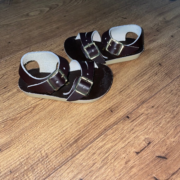 Infant Dark Brown Sea-Wees - Picture 1 of 3